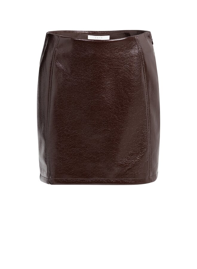 Yaya minirok van lakleer met naden chocolate red