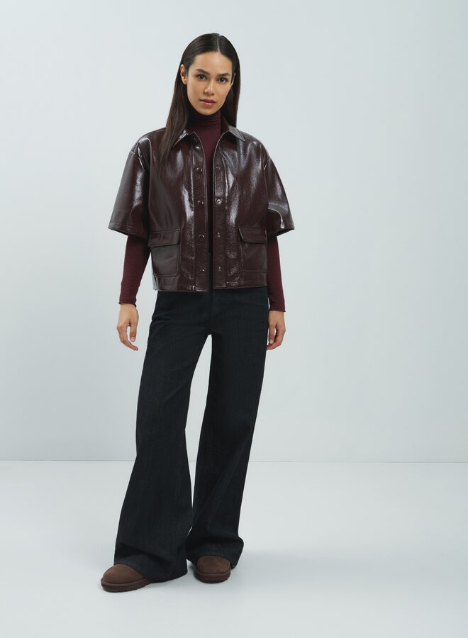 Yaya overhemdjas met mouwen van lakleer chocolate red