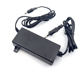 MW Power Geschakelde voeding Adapter 12V 5A MW Power Geschakelde voeding Adapter 12V 5A