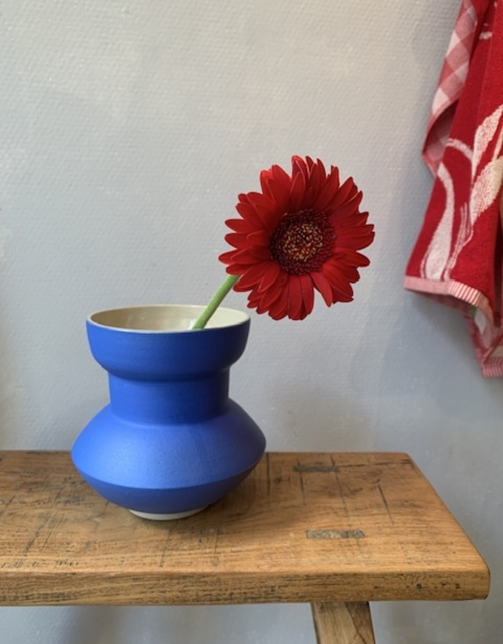 PEET CRMCS Blue vase