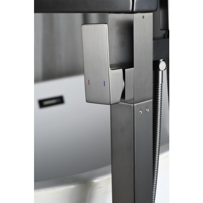 Freistehende Wannenbatterie - mit Handbrause - Chrom