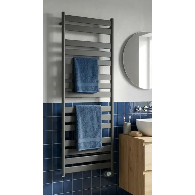 Adax Comfort elektrischer Handtuchheizkörper 300-600 Watt schwarz