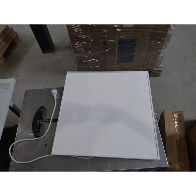 Zweite Chance - QH-AK Serie Infrarotpaneel 60 x 60 cm - 350 W - Standard