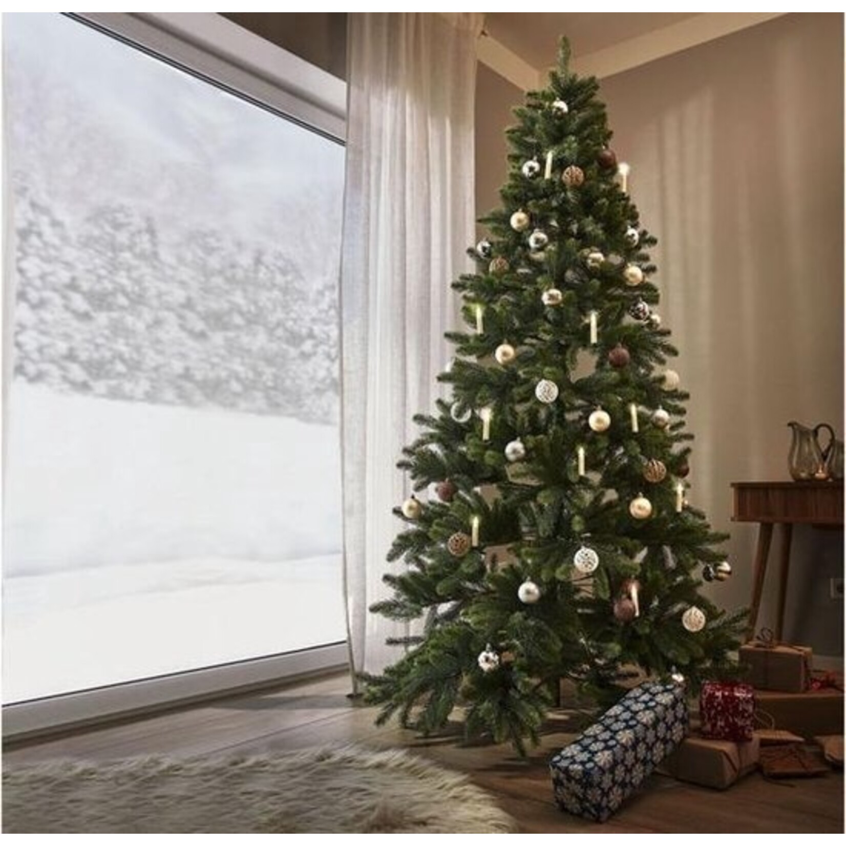 Kerstboom AG - Volle boom - kunstkerstboom  210cm hoog - 1160 takken - Inclusief 1500 LEDS- Kunstkerstbomen