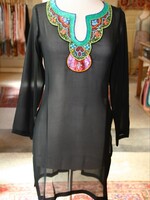 Kahuna Crepe Georgette tuniek met geborduurde hals