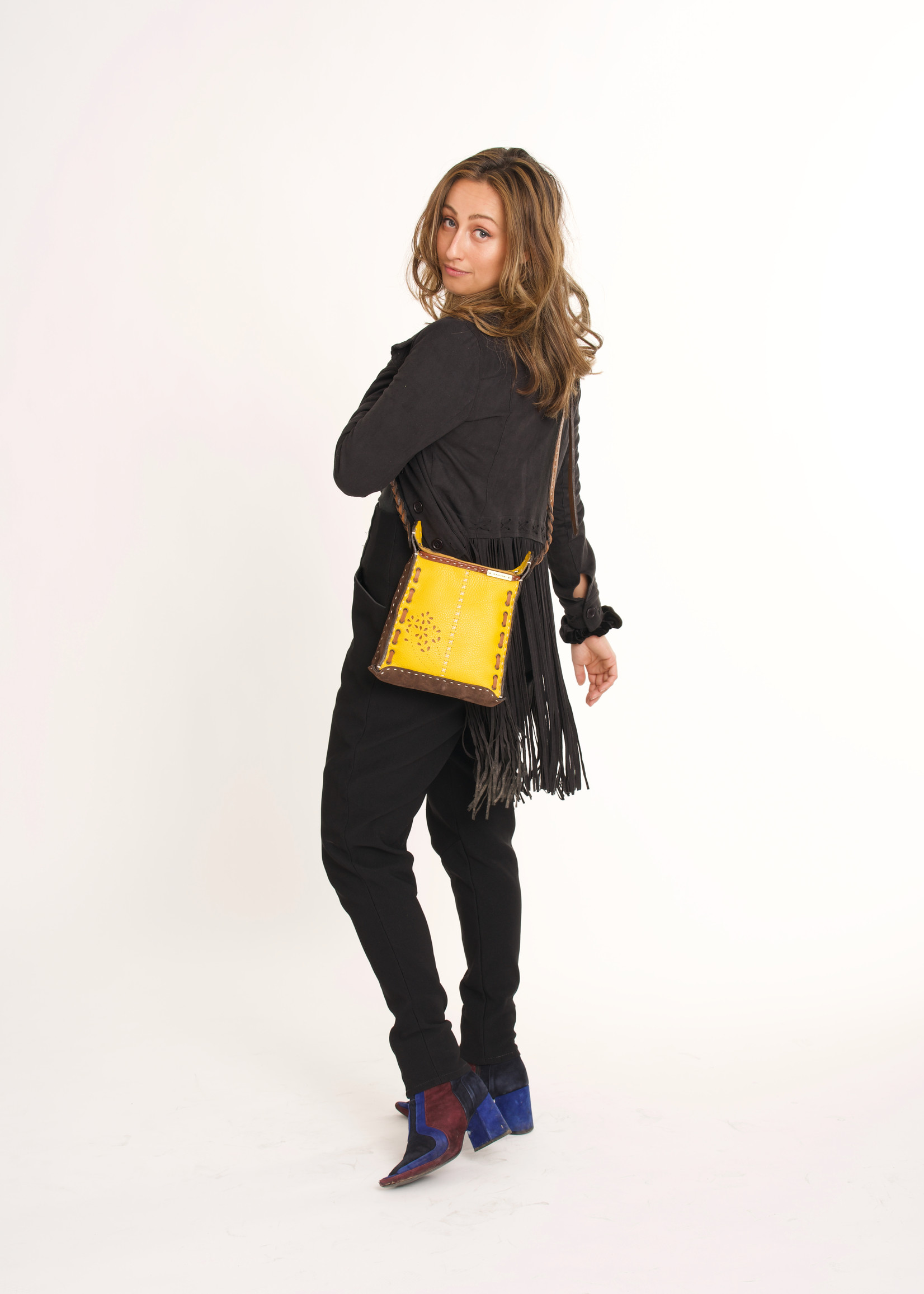 Giani Sling Bag by Kahuna - Geel