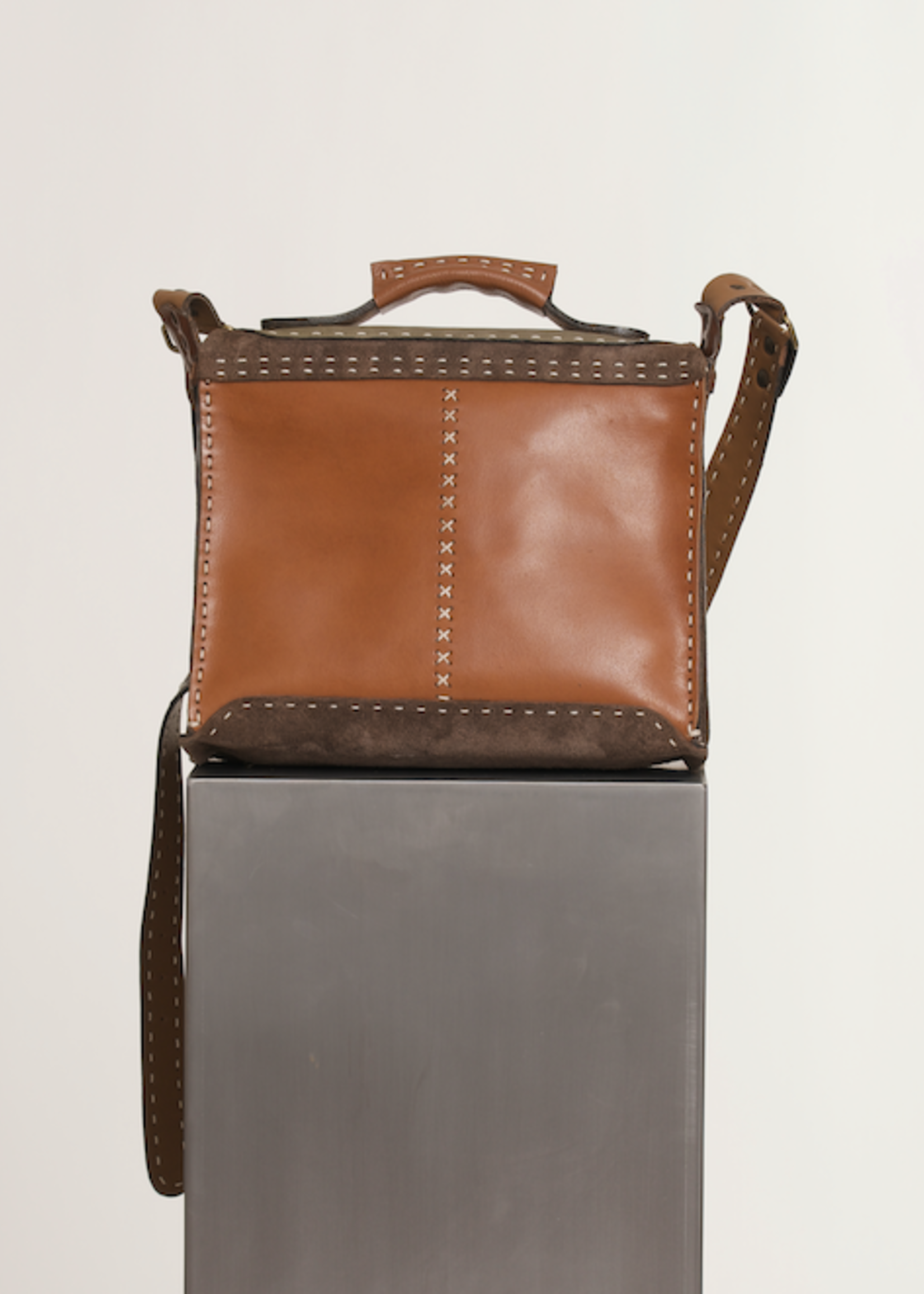 Paulo Hand Bag by Kahuna - Bruin
