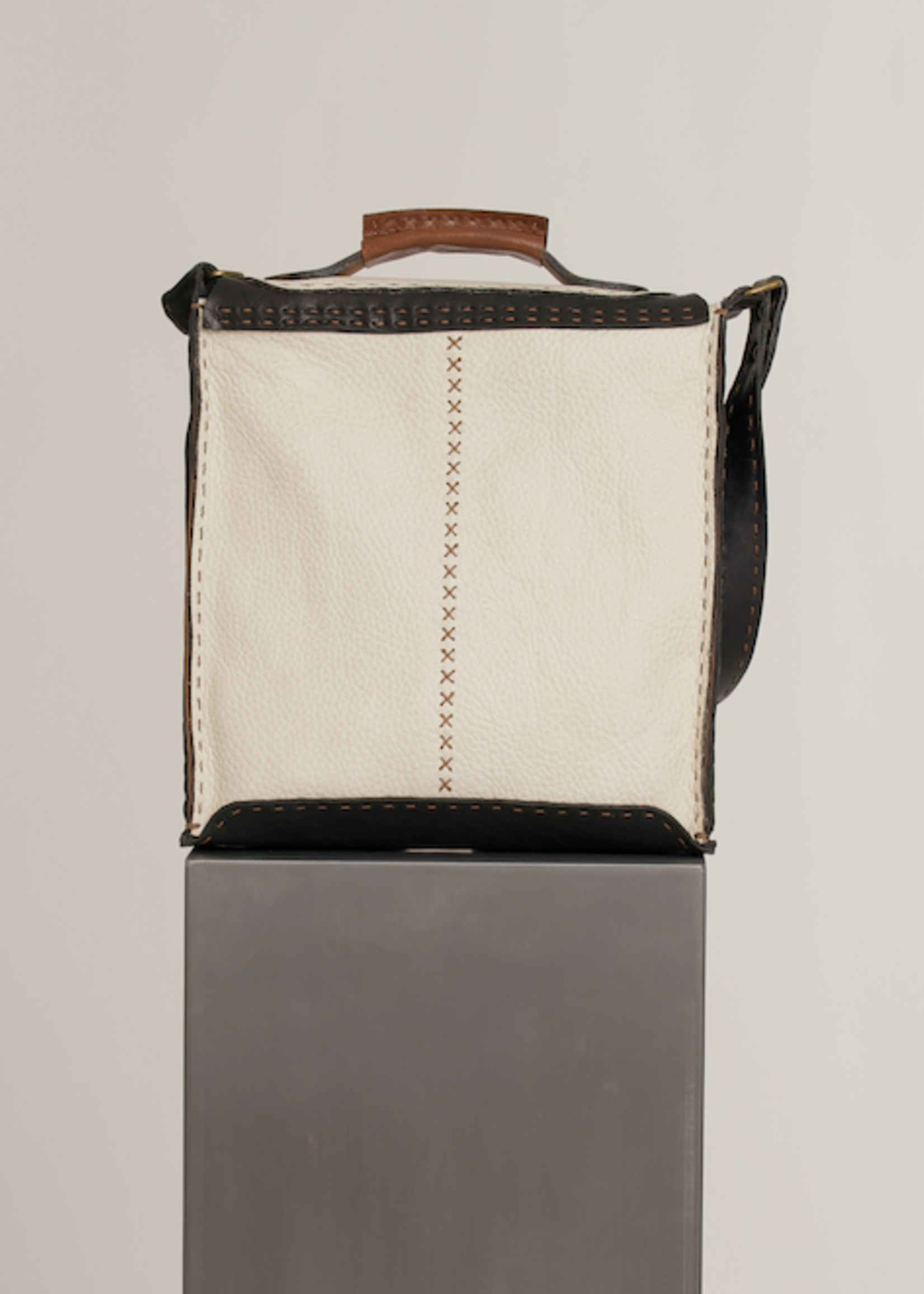 Reever Messenger Bag by Kahuna - Wit
