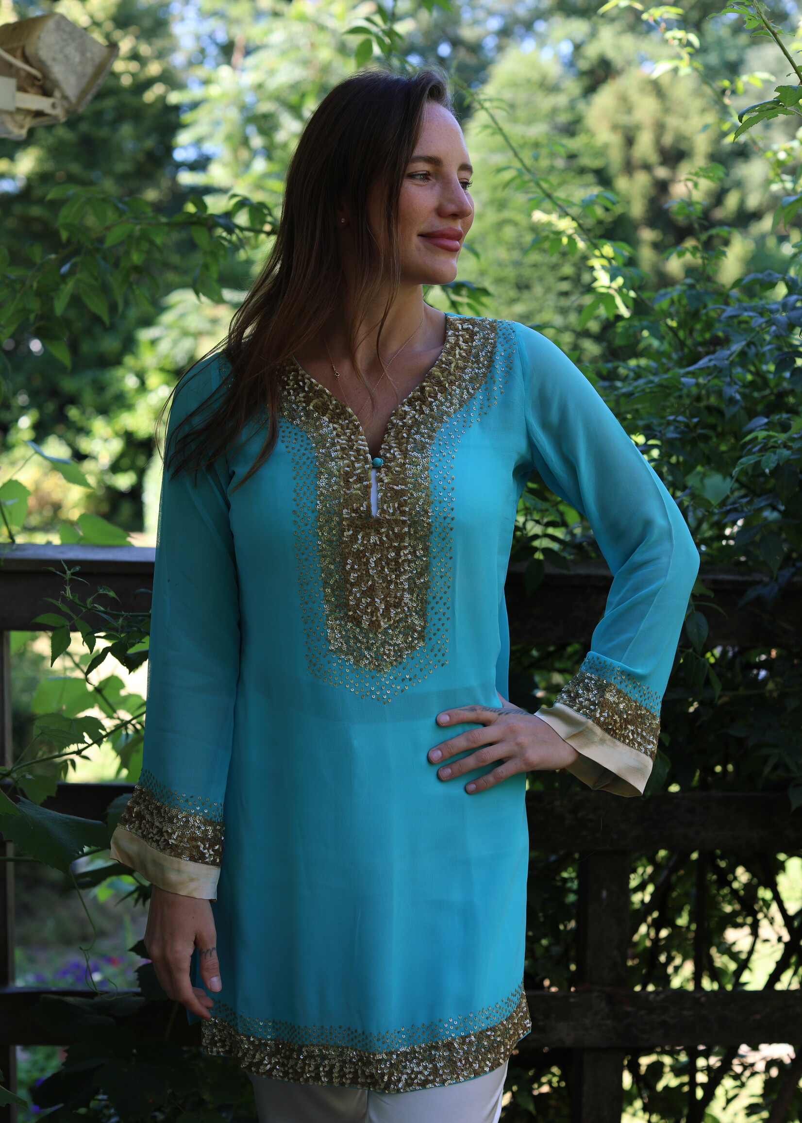 Kahuna Turquoise crepe georgette zijden tuniek met pailleten borduursel