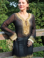 Kahuna Zwart met gouden zijden tuniek