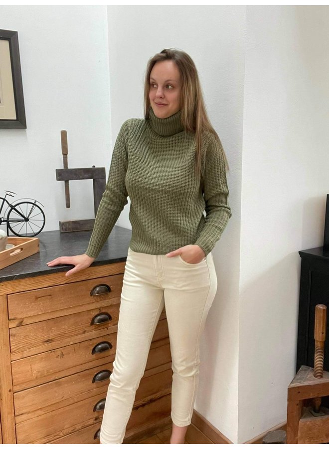Beige Mom Fit