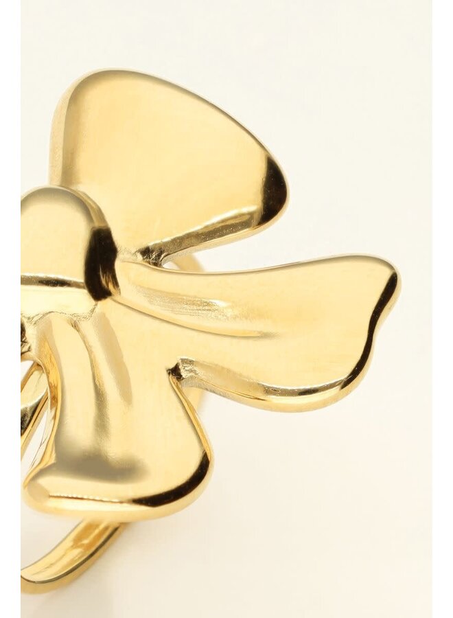 Statement Ring met Grote Strik en Hart Goud