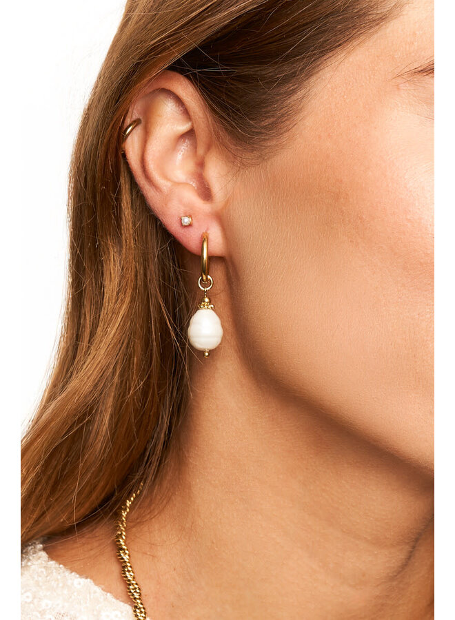 Midnight Studs met Imitatieparels Goud