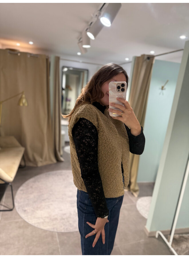 Conny Fluffy Vest Camel