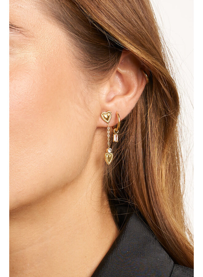 Minimalistische Oorhangers met Dubbele Detail Hartjes Goud