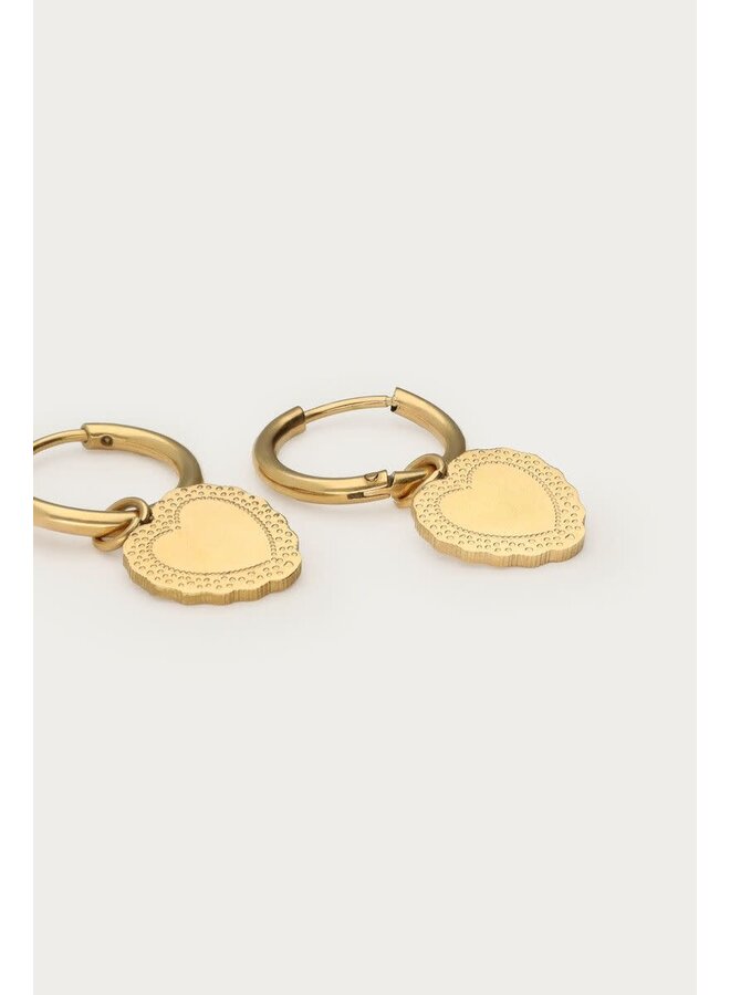 Love Oorringen met Klein Hartvormige Bedel Goud