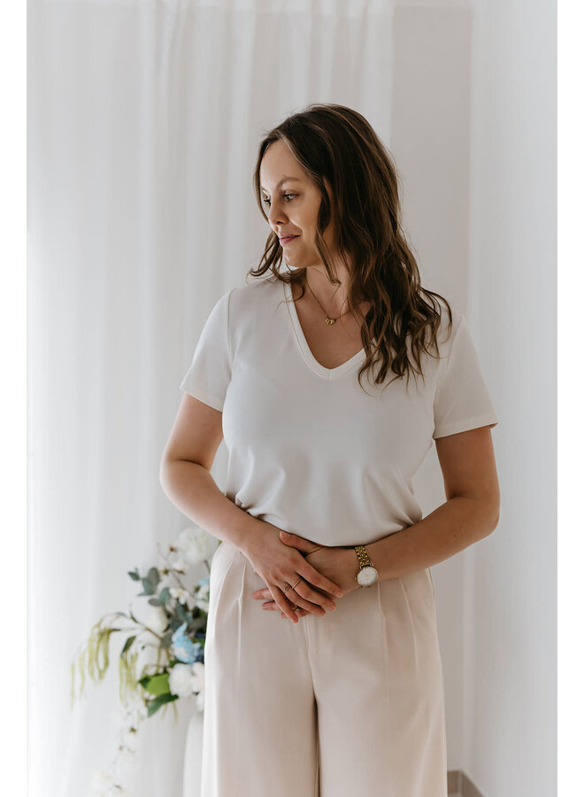Stella Basic T-Shirt White V-Neck