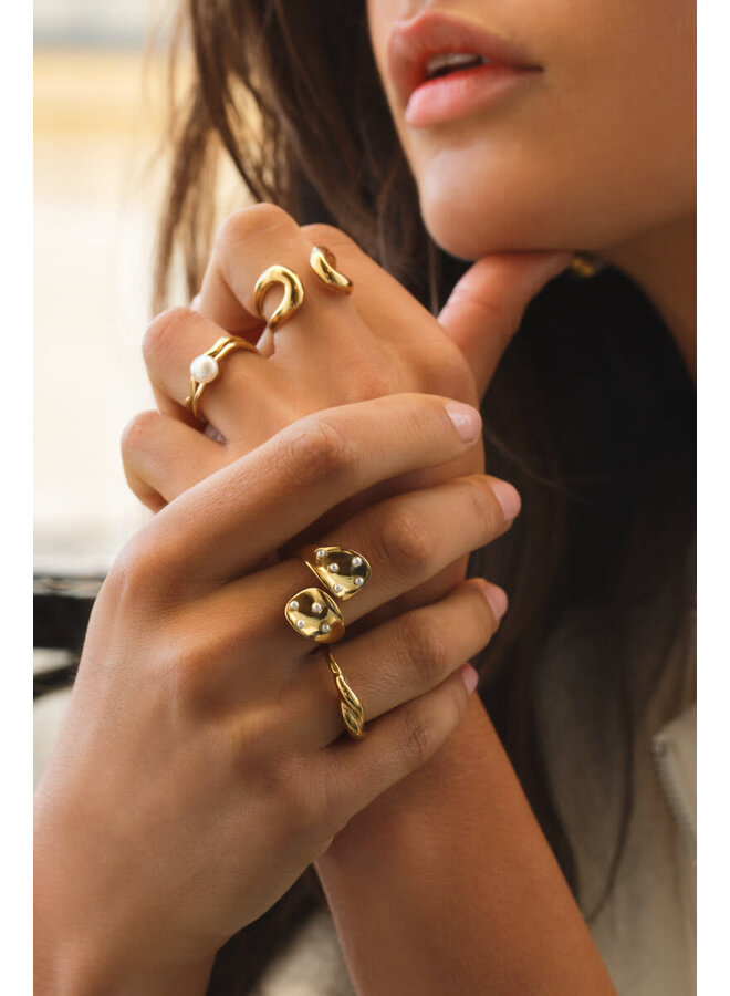 Bold Ring met Wikkel en Mini Zoetwaterparels Goud