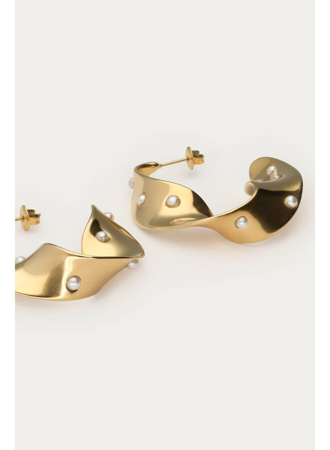 Bold Statement Oorringen met Swirl en Zoetwaterparels Goud