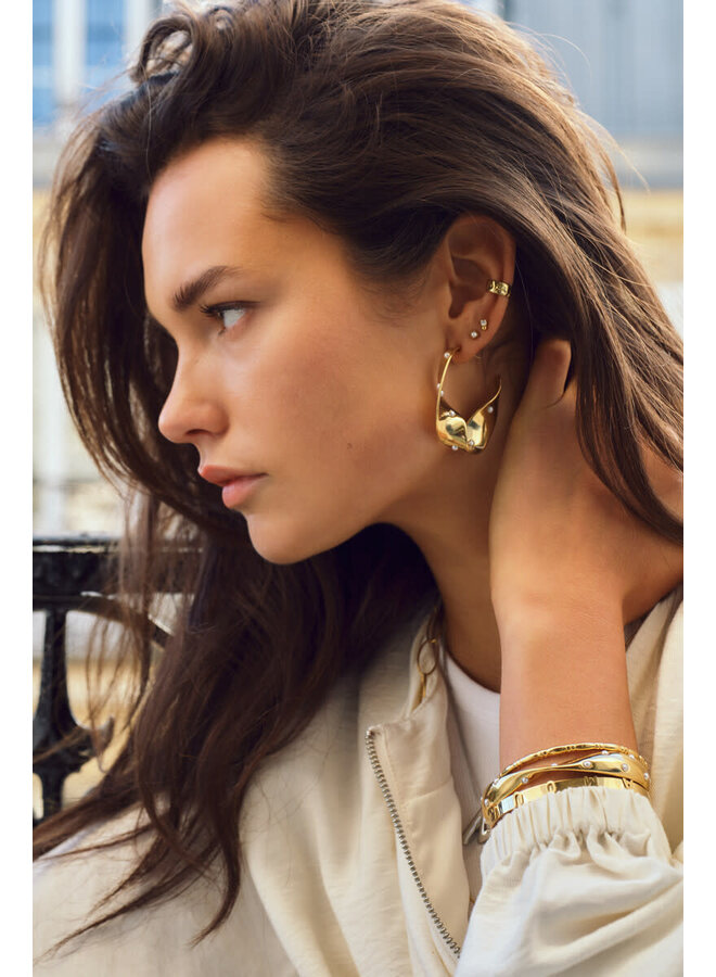 Bold Statement Oorringen met Swirl en Zoetwaterparels Goud