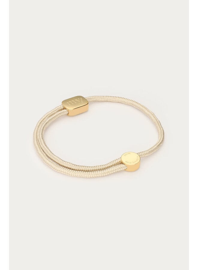 Celebrate Your Wins Beige Armband met Logo