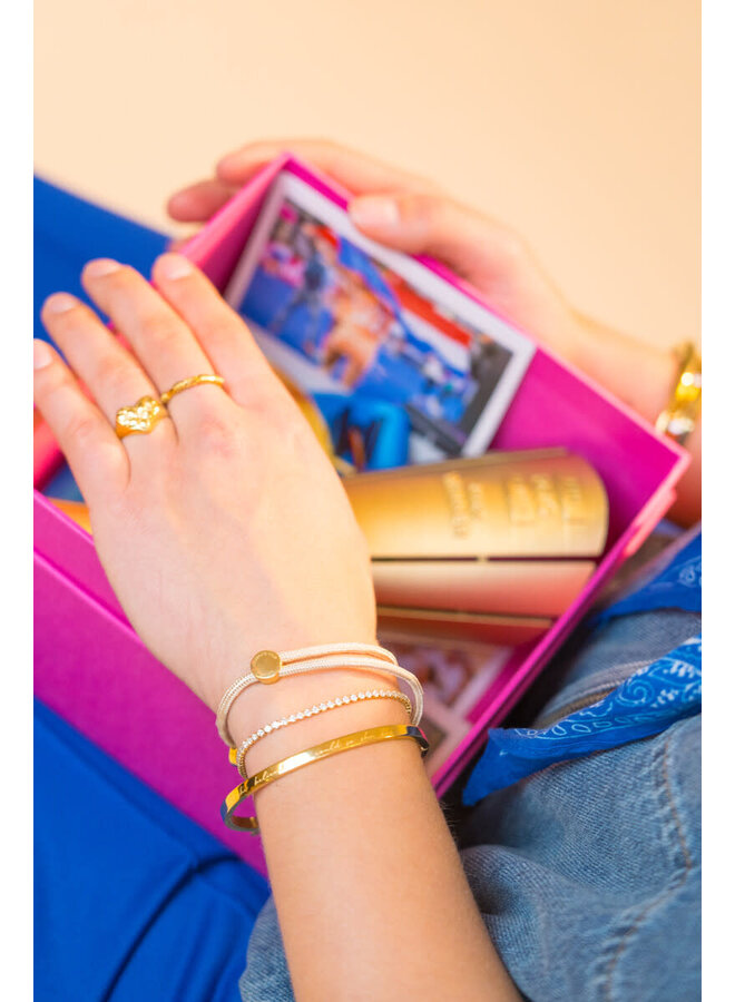 Celebrate Your Wins Beige Armband met Logo