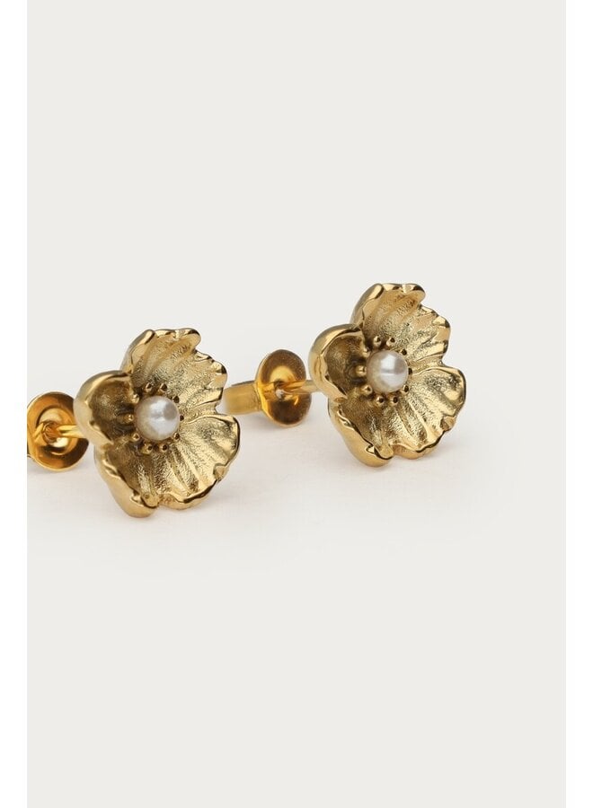 Studs met Ranonkel Bloem en Imitatieparel Goud