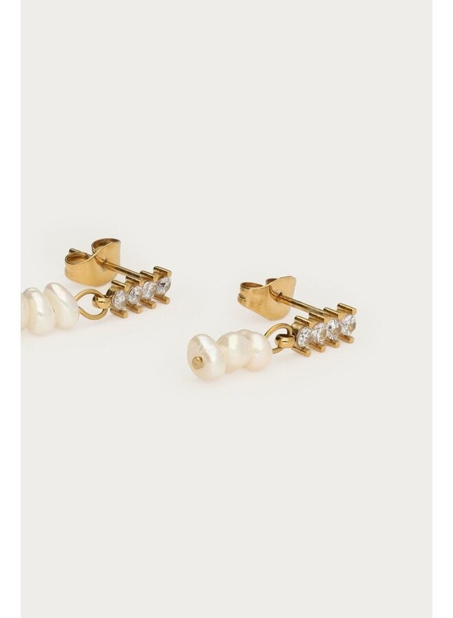 Studs met Strass Stenen en Zoetwaterparels Goud