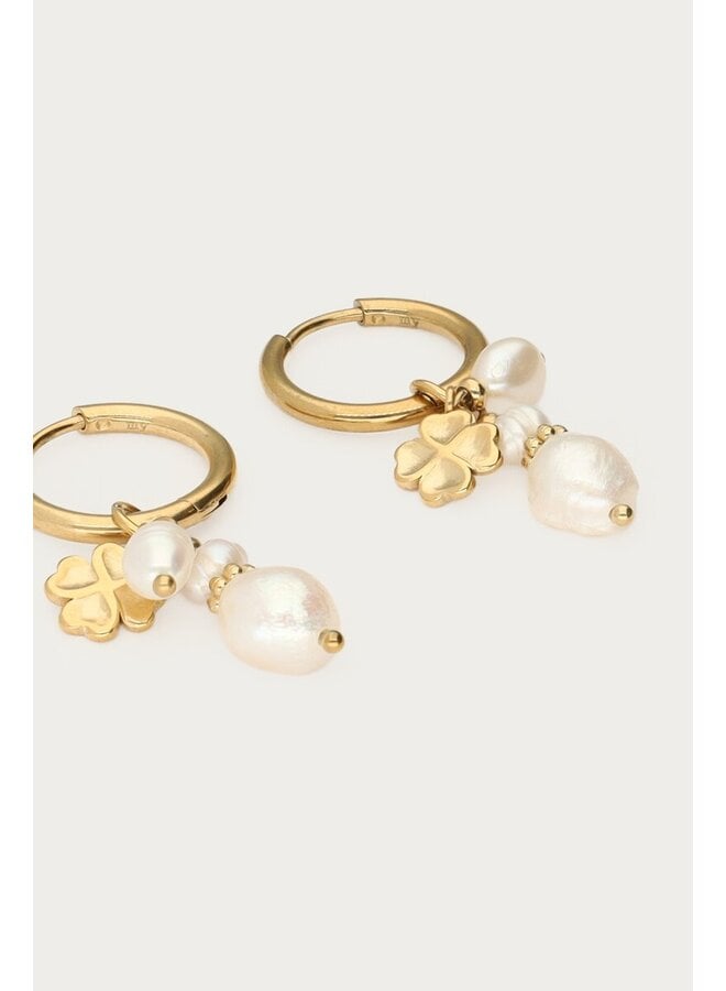 Oorringen met Natuurlijke Parels en Klaver Goud