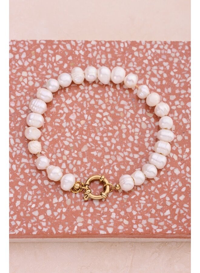 Armband met Natuurlijke Parels en Slotje Goud