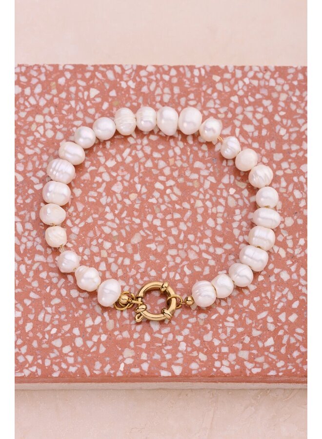 Armband met Natuurlijke Parels en Slotje Goud