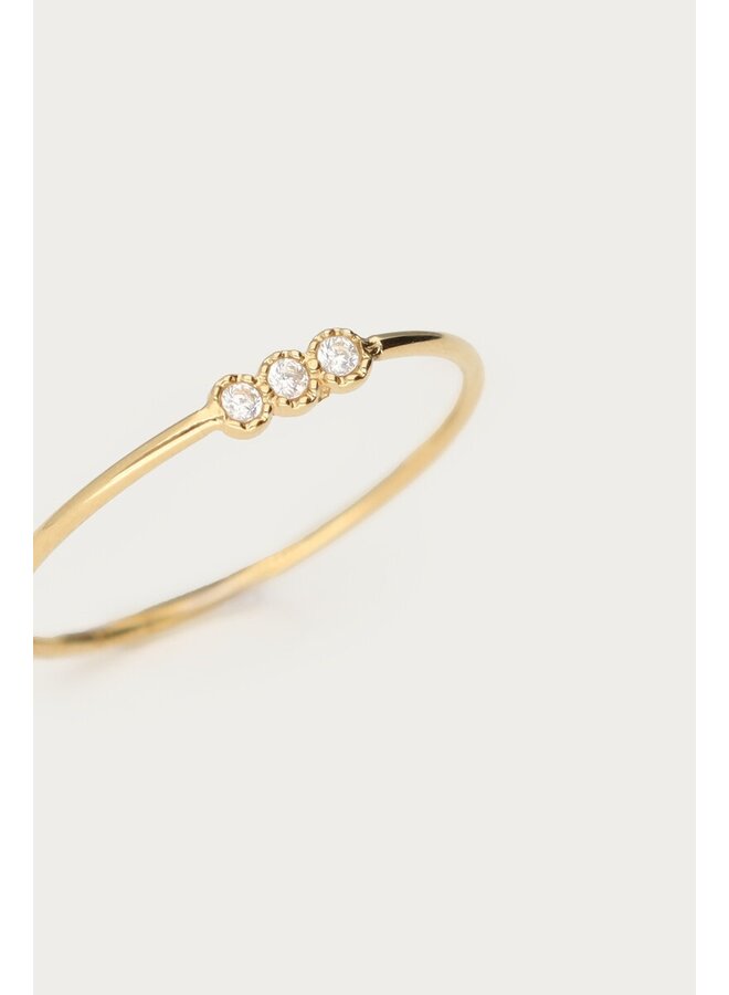 Minimalistische Ring met Drie Strass Stenen Goud