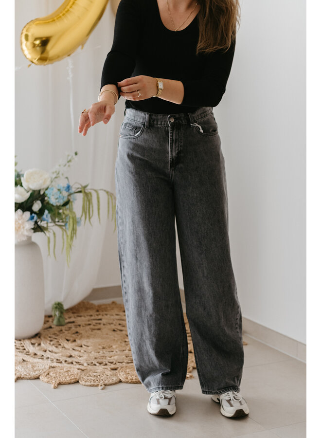 Brune Barrel Grey Jeans