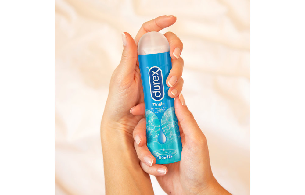 Durex - 20 stuks Condooms - Nude No Latex - 100ml Glijmiddel - Play Tingle - Voordeelverpakking