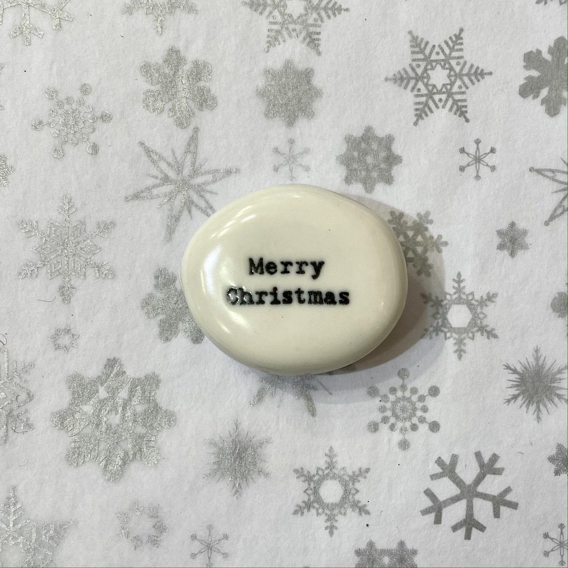 East of India Porcelain Pebble Merry Christmas