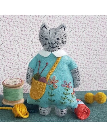 Corinne Lapierre Mini Knitting Cat Felt Kit