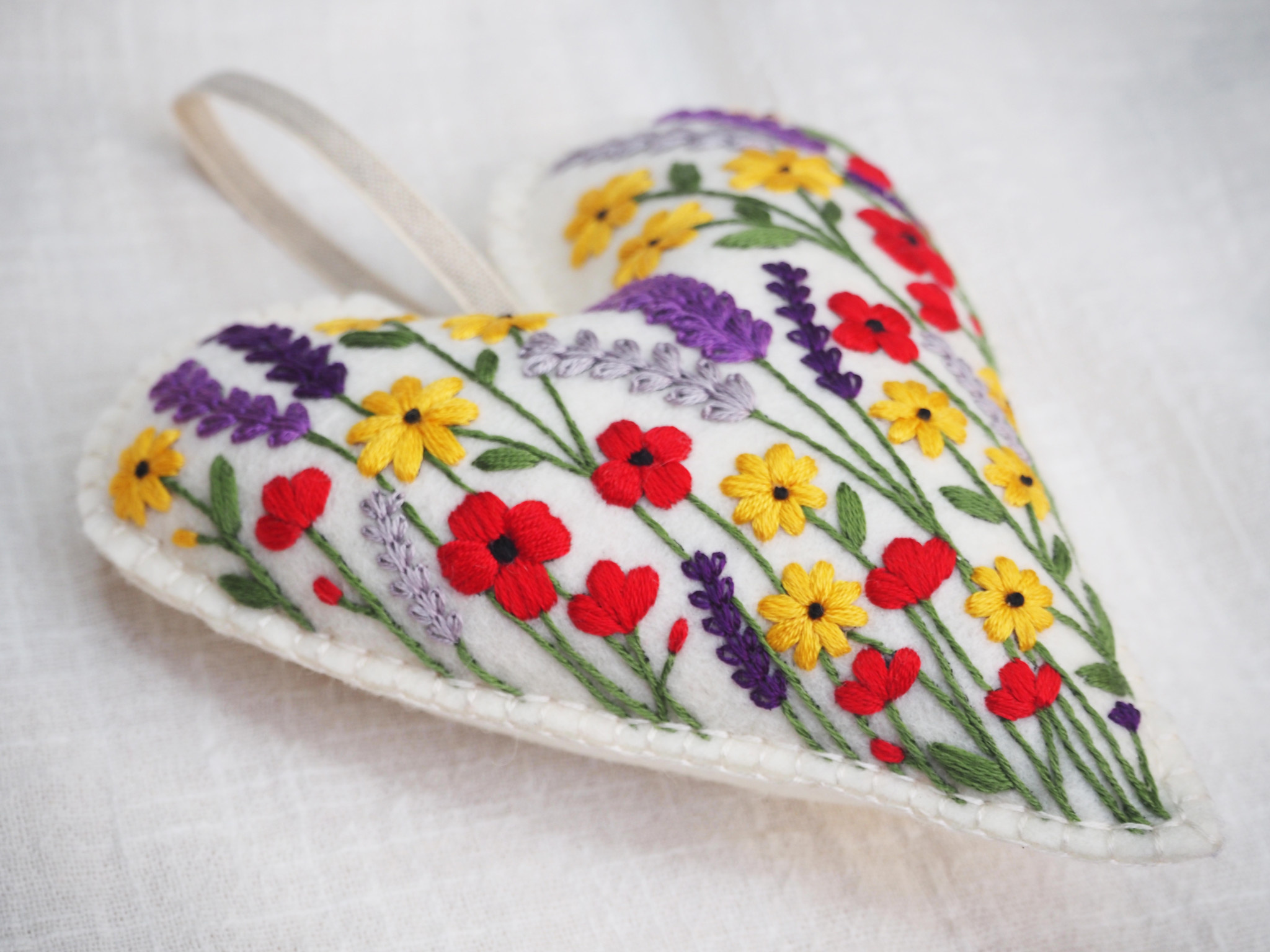 Hannah Burbury Wilma Heart Embroidery Kit DIS