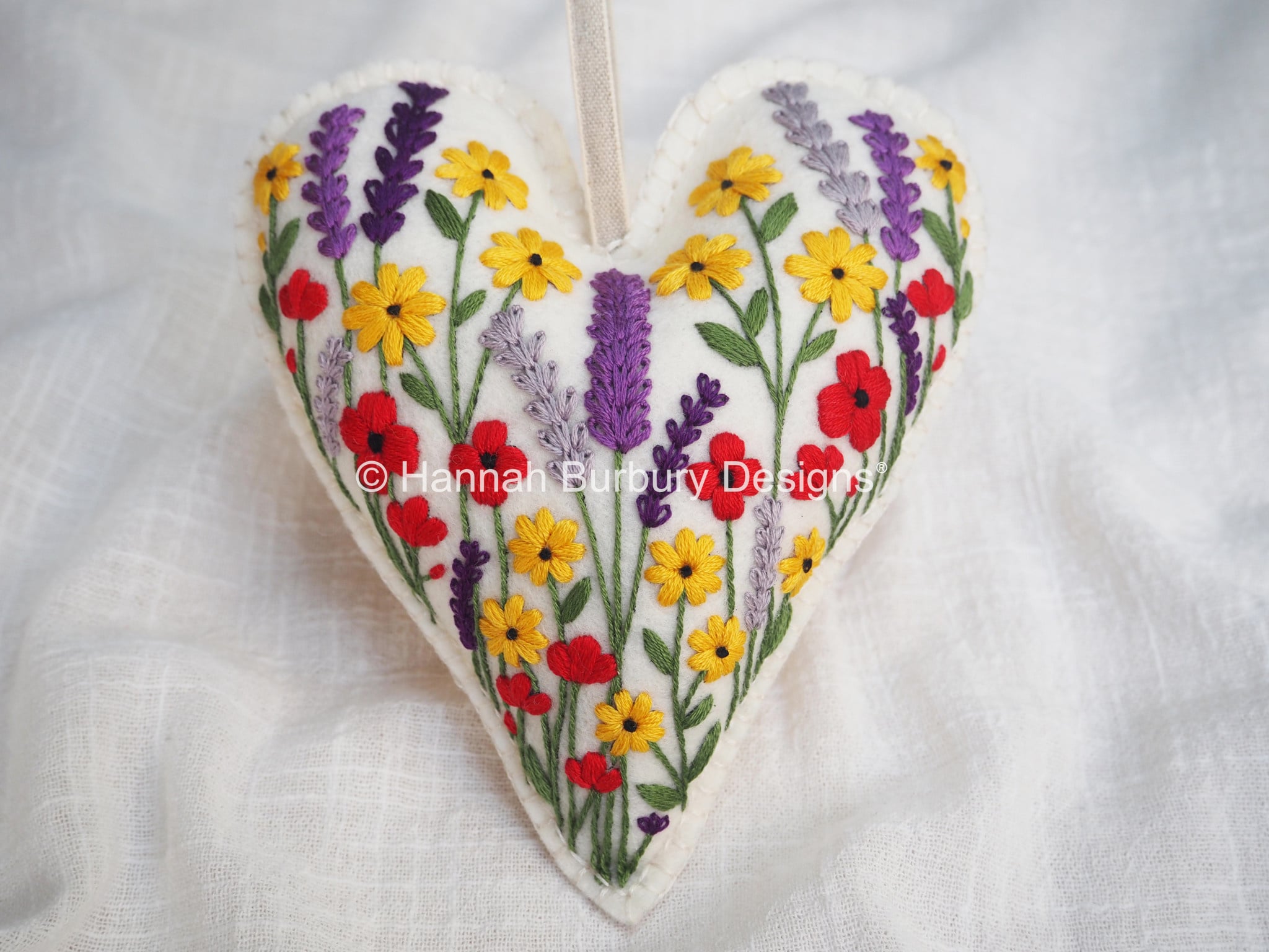 Hannah Burbury Wilma Heart Embroidery Kit DIS