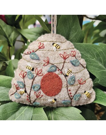 Corinne Lapierre Folk Beehive Felt Kit DIS