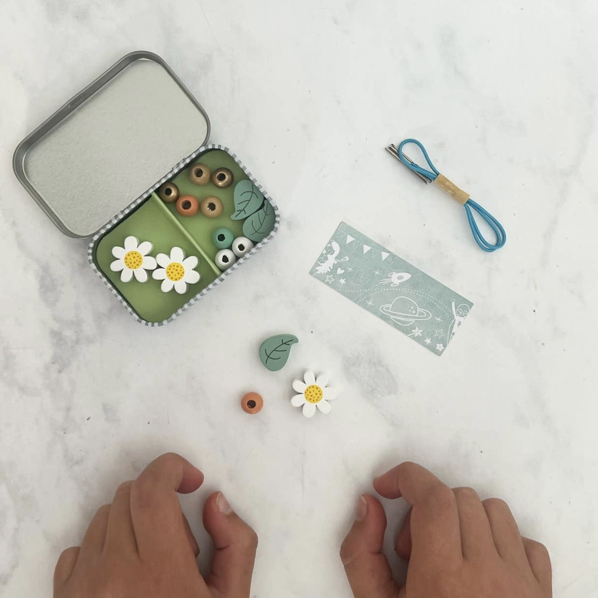 Cotton Twist Daisy Bracelet Gift Kit