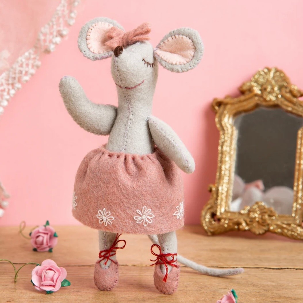 Corinne Lapierre Little Mouse Ballerina Felt Kit DIS