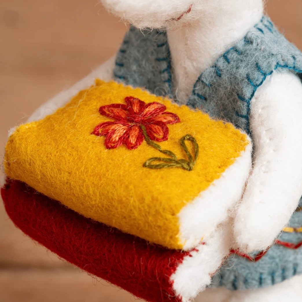 Corinne Lapierre Little Mouse Librarian Felt Kit