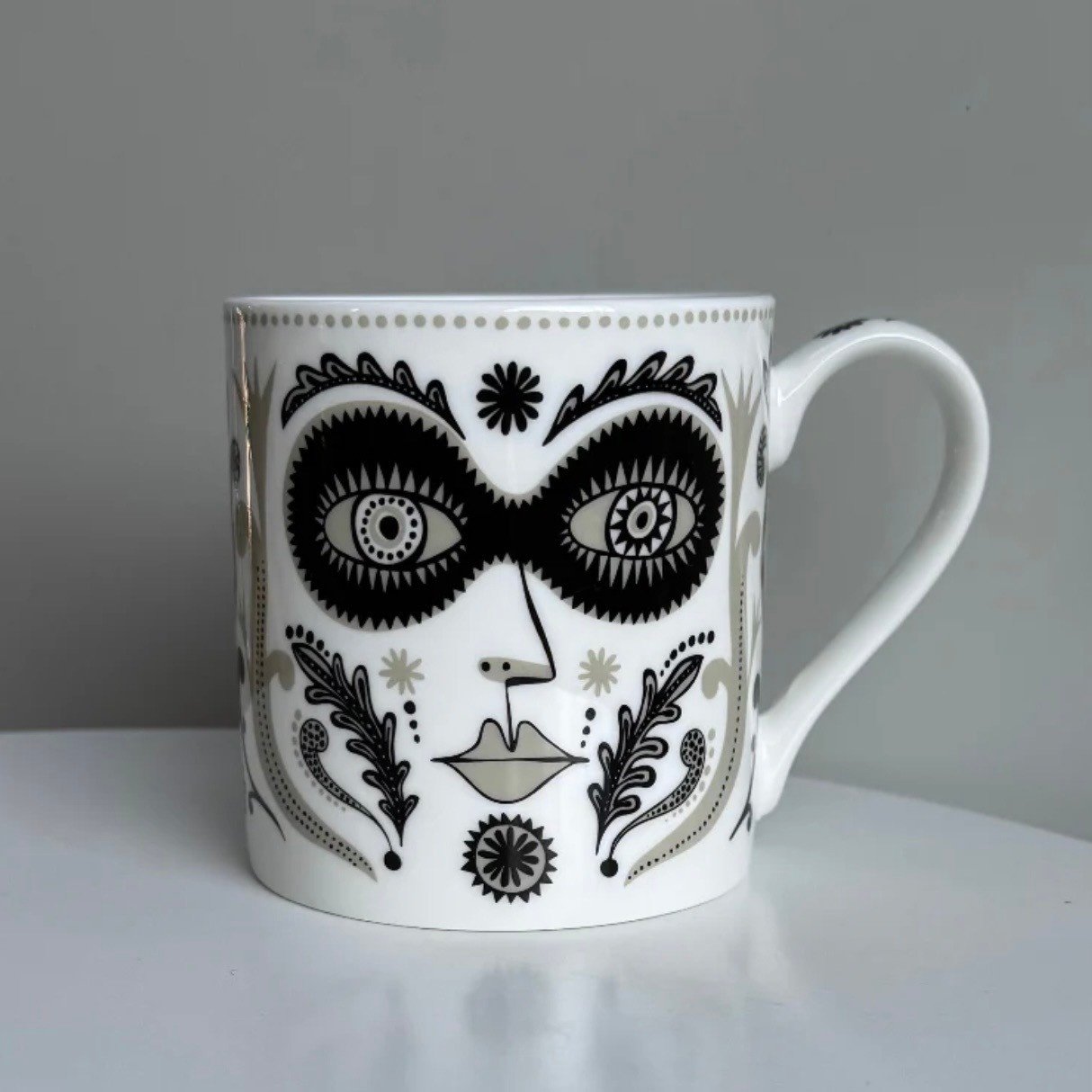 Lush Designs Mug Masquerade