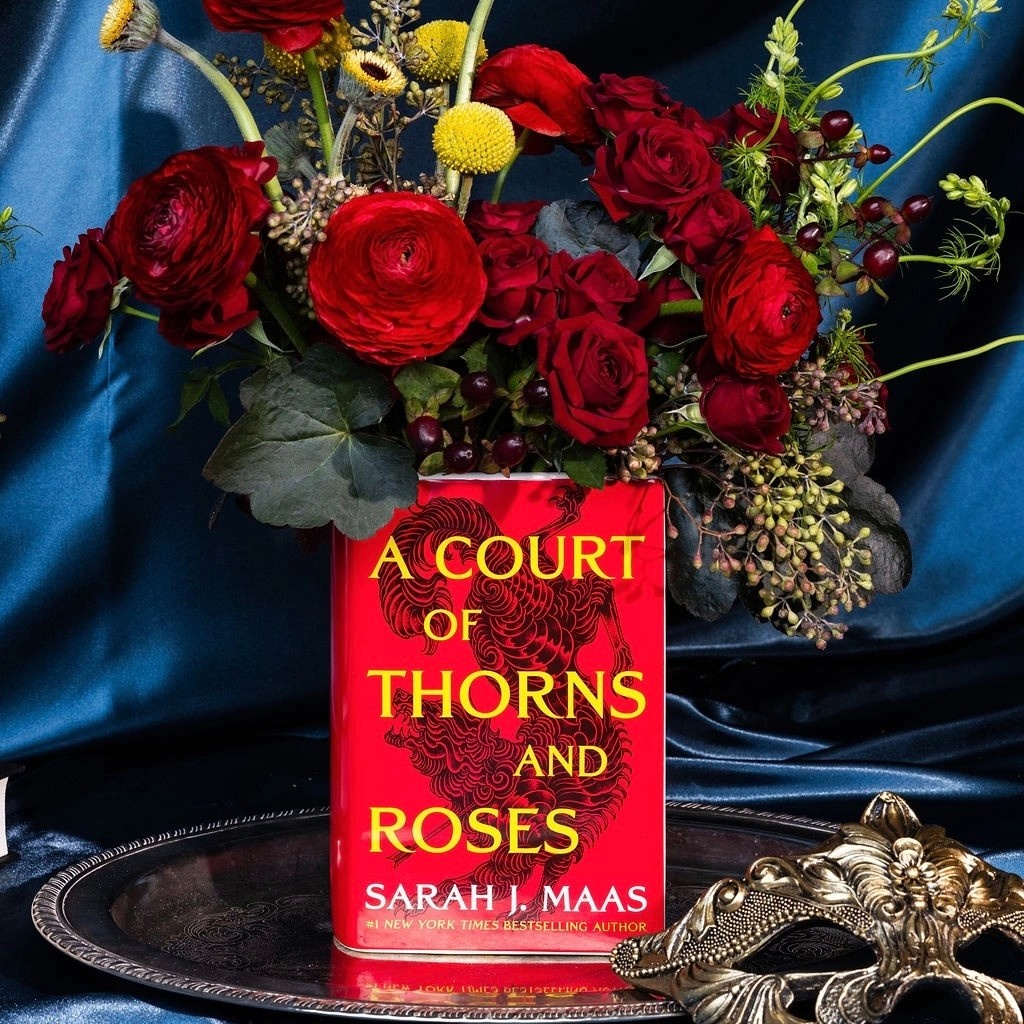 Sarah J Mass A Court Of Thorns And Roses Book Vase