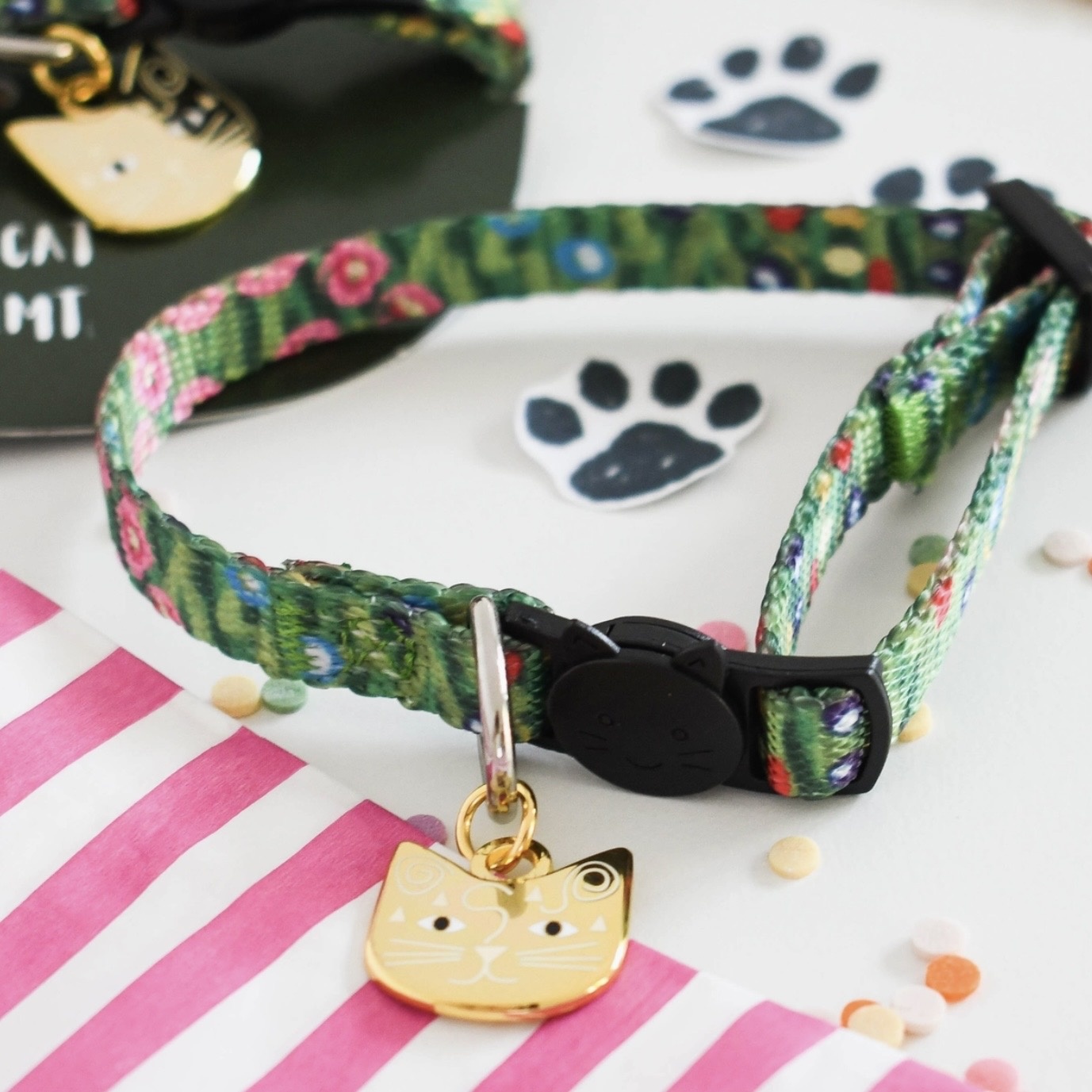 Niaski Guscat Klimt Artist Cat Collar