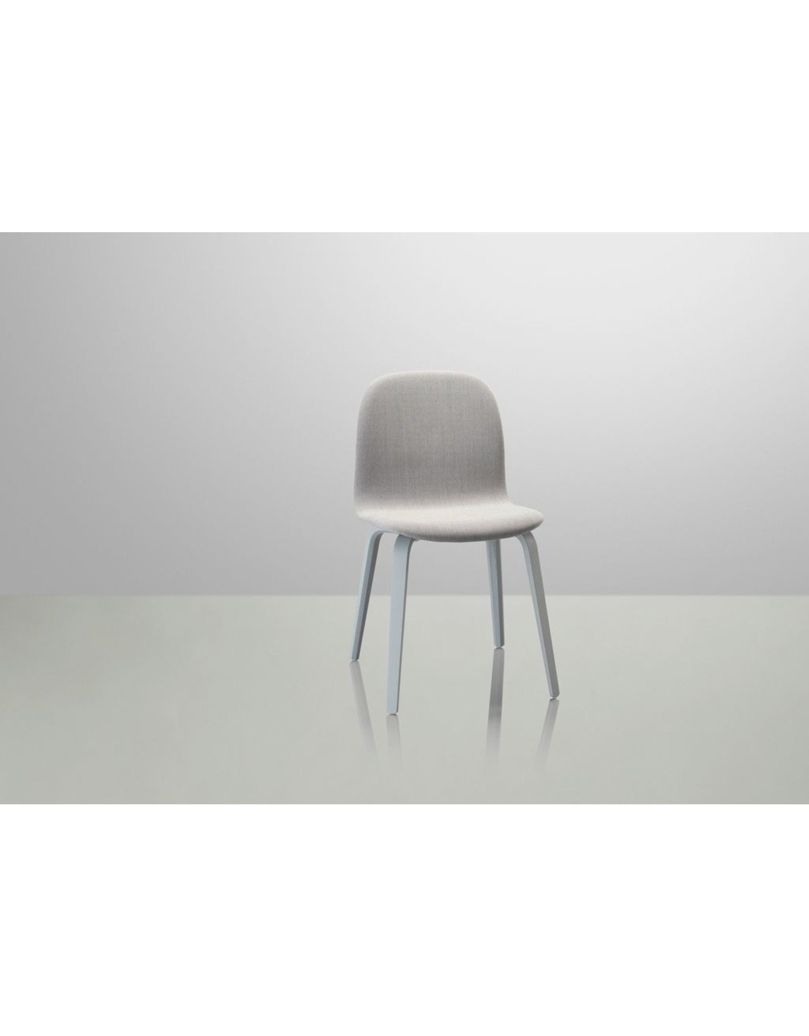Muuto Visu Chair Wood Base Grey/Steelcut Trio 133