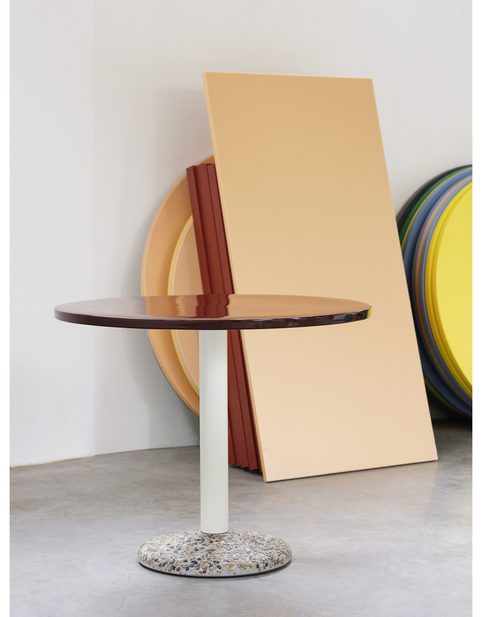 HAY Ceramic Table-Ø90-Bordeaux