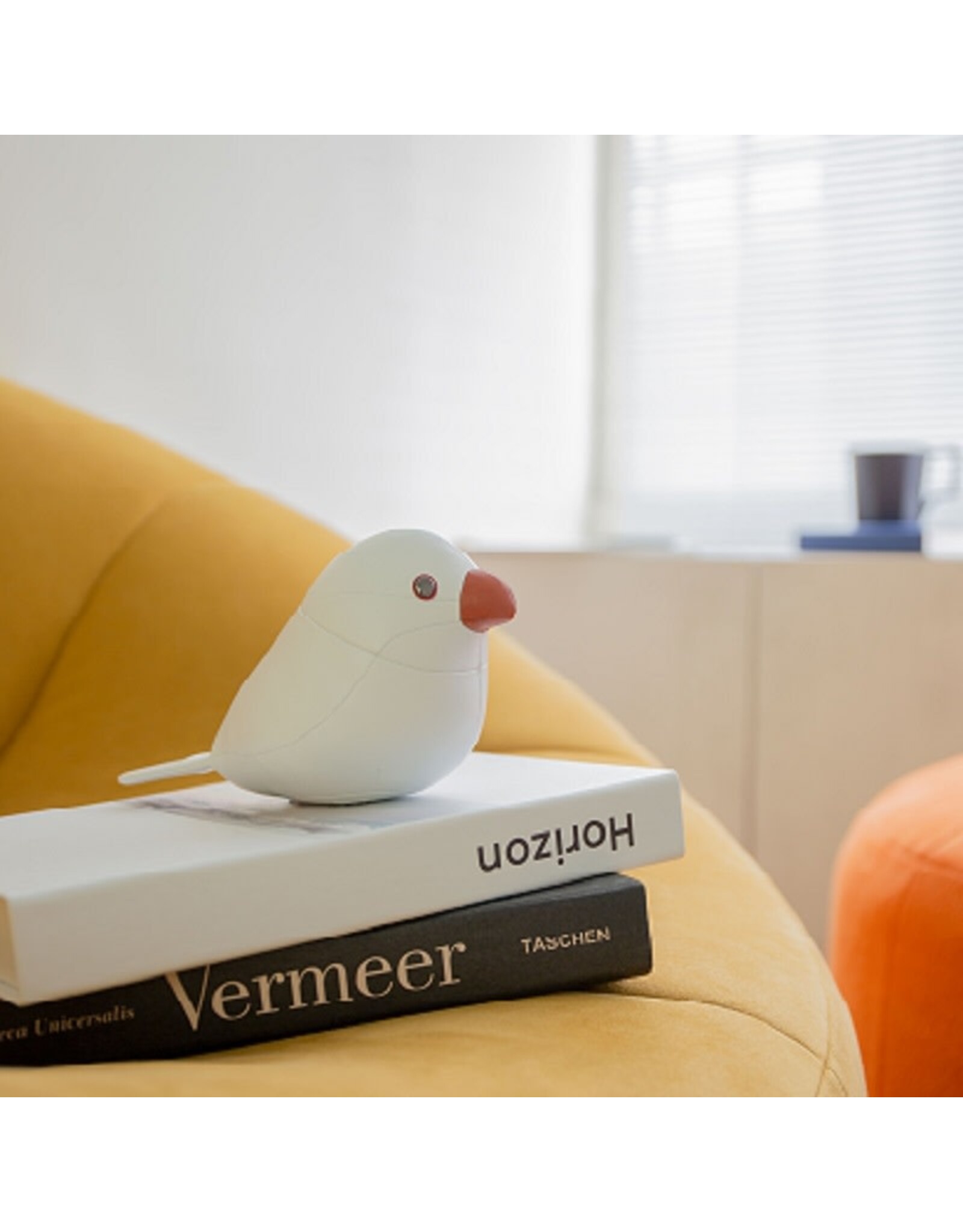 Zuny Zuny Paperweight, 0.25kg, Java Sparrow, white & red