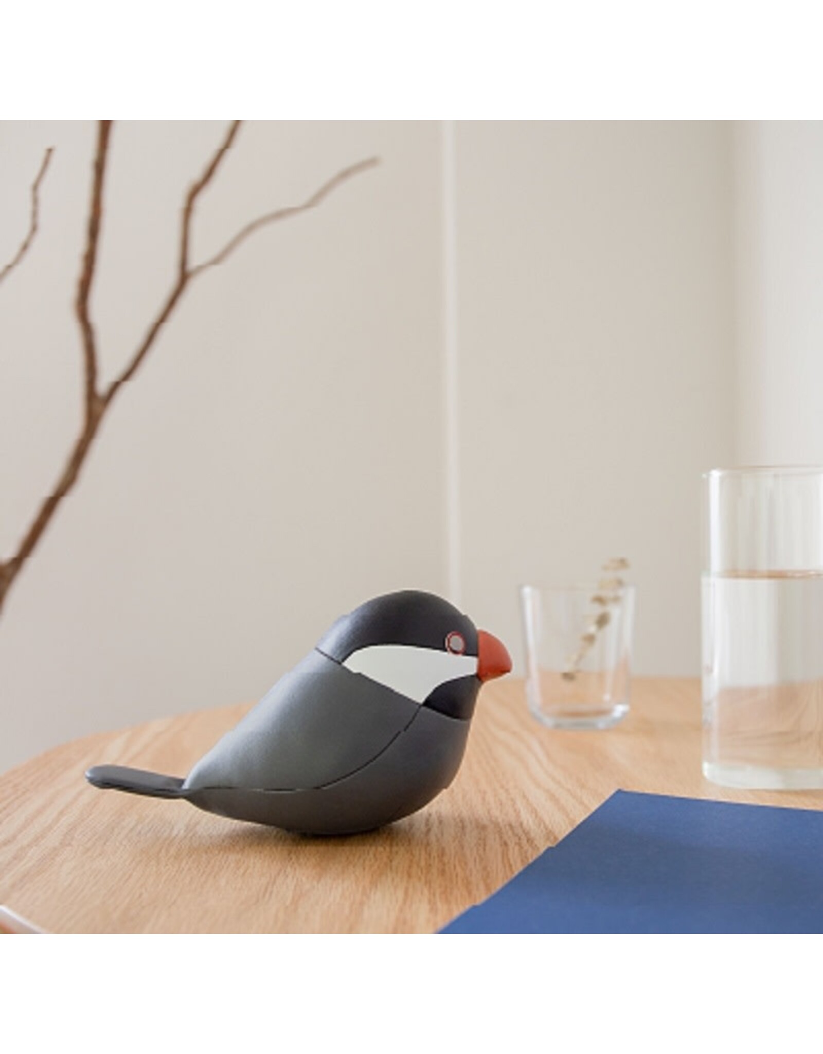 Zuny Zuny Paperweight, 0.25kg, Java Sparrow, grey & black