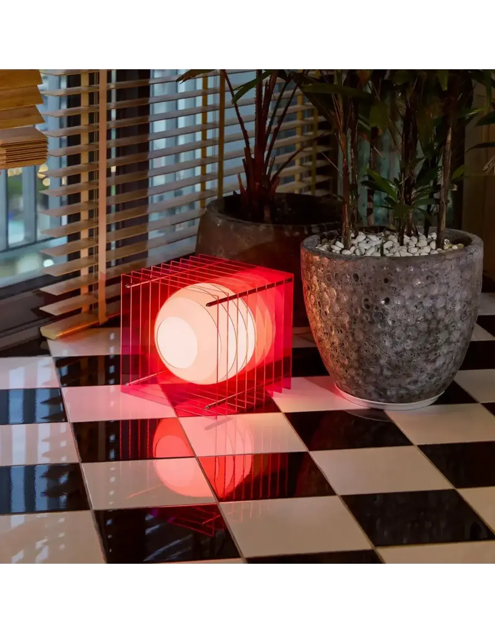 Bang Design LOP lamp big square in electric pink acrylic